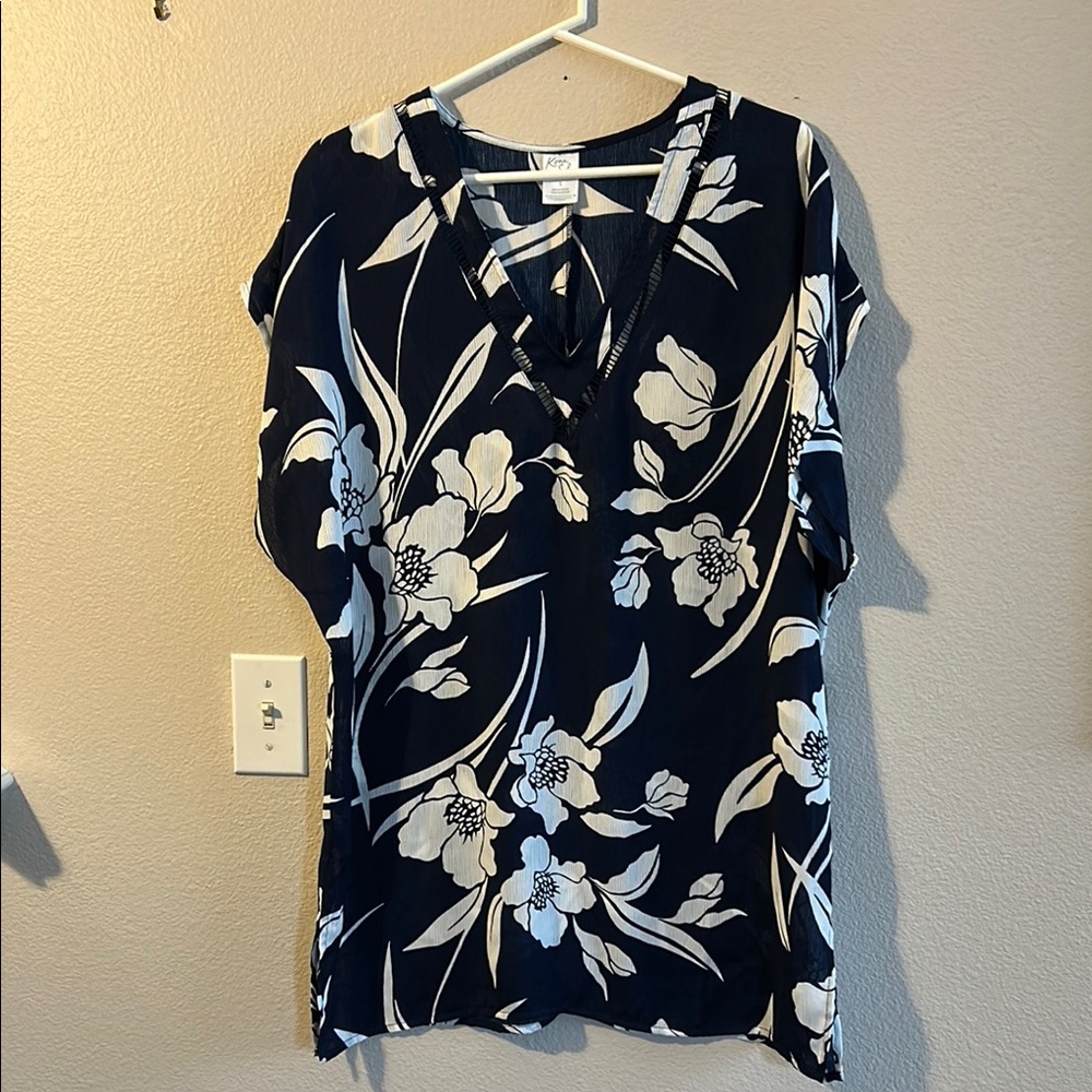 Floral Print Women's Top - Navy and White